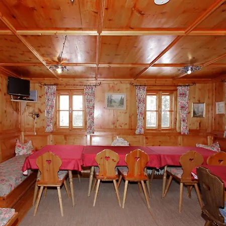 펜션 Ferienhaus Tux Holiday Home *