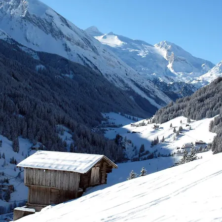 Ferienhaus Tux Holiday Home 別荘 トゥクス