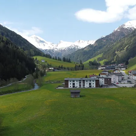 Ferienhaus Tux Holiday Home *